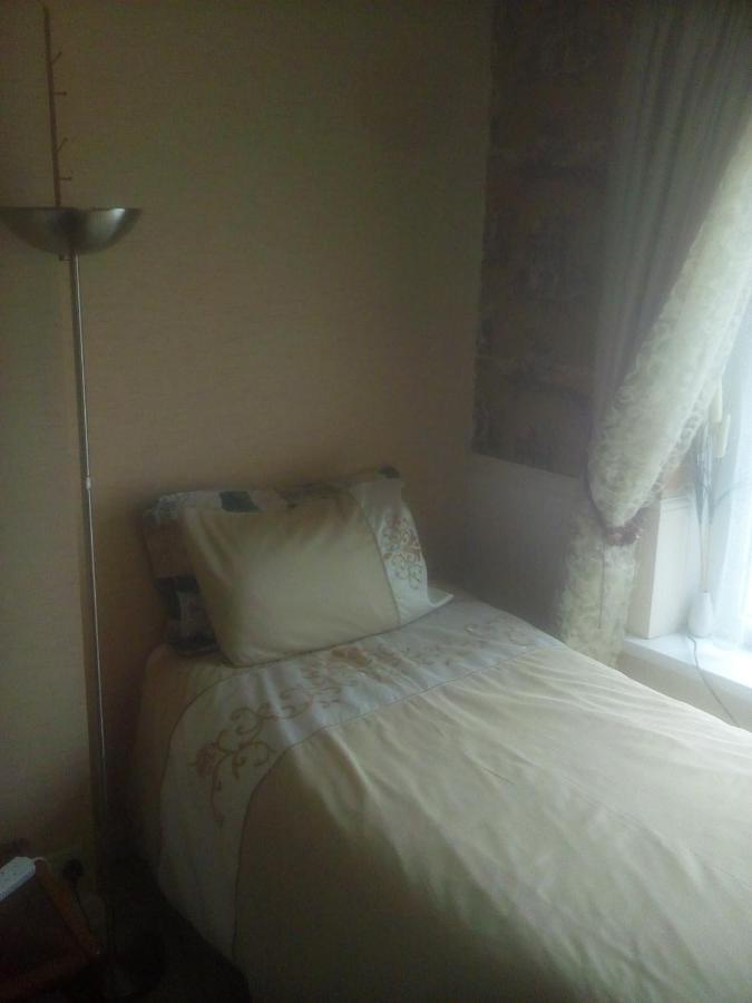 The Principality 2 Singles Bedroom Кардіфф Екстер'єр фото